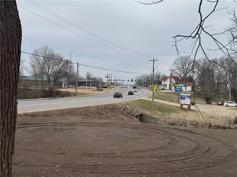 180 W Main St, Farmington, AR 72730