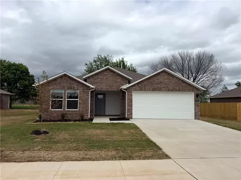 322 Texas Ave, Farmington, AR 72730