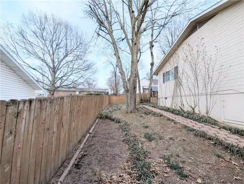 Exterior - 107 Arbor Dr, Harrison, AR 72601 photo 6 of 7