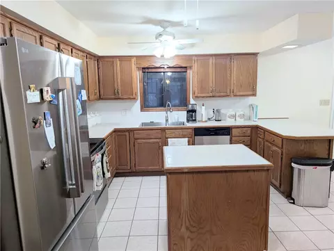 Kitchen - 107 Arbor Dr, Harrison, AR 72601 photo 2 of 2