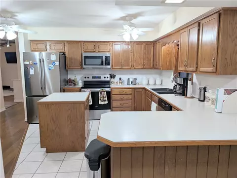Kitchen - 107 Arbor Dr, Harrison, AR 72601 photo 1 of 2