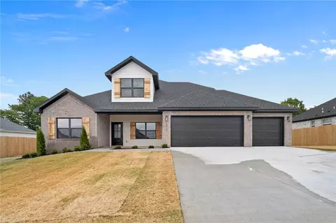 7872 Teton Trail Ave, Springdale, AR 72762