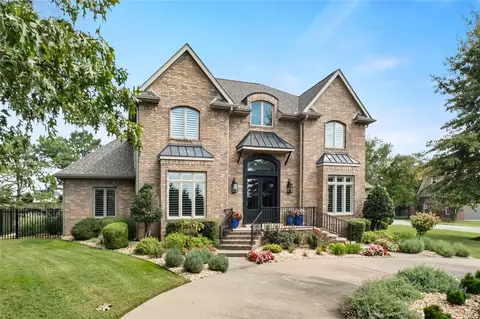 4 W Old Course Cir, Rogers, AR 72758