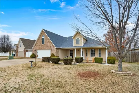 1011 W Green Acres Pl, Rogers, AR 72758