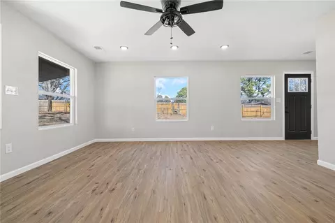 Living - 4953 Maris Loop, Harrison, AR 72601 photo 2 of 7