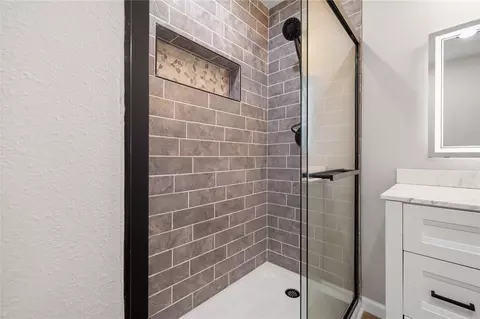Bath - 4953 Maris Loop, Harrison, AR 72601 photo 4 of 6