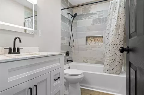 Bath - 4953 Maris Loop, Harrison, AR 72601 photo 1 of 6