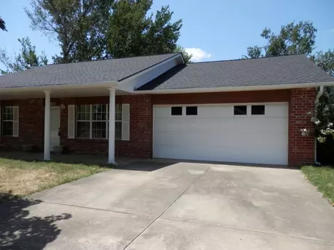 2822 Highland Dr, Rogers, AR 72756