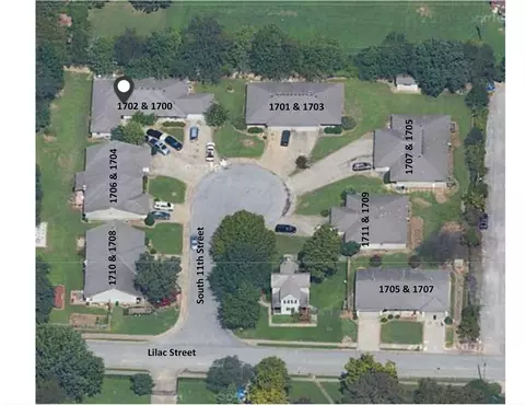 1700 S 11th St, Rogers, AR 72756
