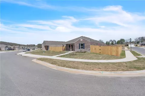 3229 Wolf Creek St, Springdale, AR 72764