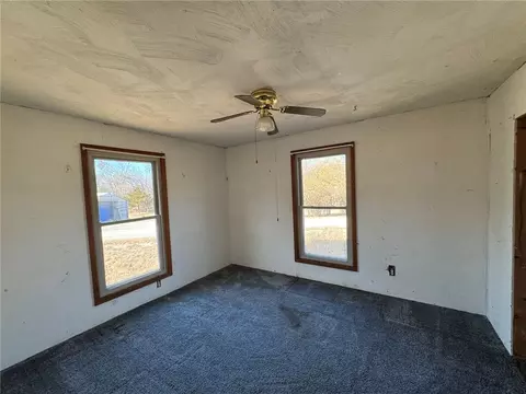 Bedroom - 446 Steamboat Dr, Norfork, AR 72658 photo 2 of 5