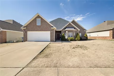 1406 N Latisha Ln, Siloam Springs, AR 72761