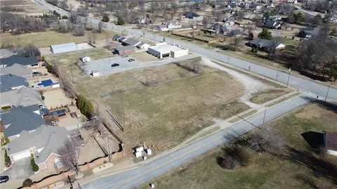 S Bellview Road, Rogers, AR 72758