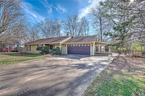 987 W Kyle Dr, Fayetteville, AR 72701
