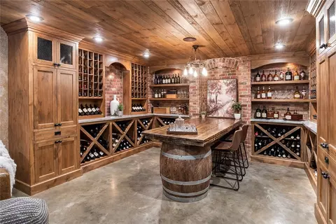 415 NW 5th St, Bentonville, AR 72712