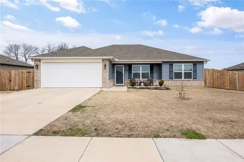 2566 Chittick St, Pea Ridge, AR 72751