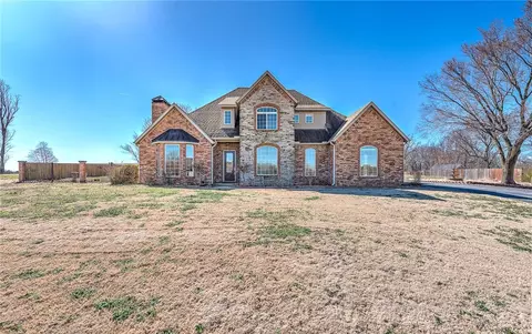 515 Candlelight Cir, Springdale, AR 72762