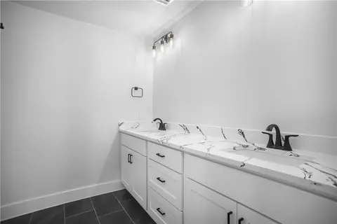 Bath - 1121 Canyon Maple St, Centerton, AR 72719 photo 4 of 6