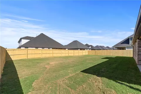 Exterior - 1121 Canyon Maple St, Centerton, AR 72719 photo 4 of 5
