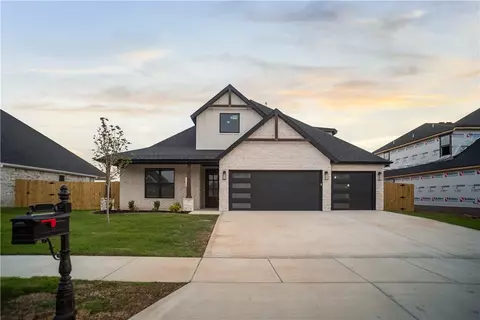 1131 Canyon Maple St, Centerton, AR 72719