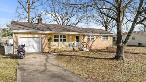 323 Western Hills Dr, Siloam Springs, AR 72761