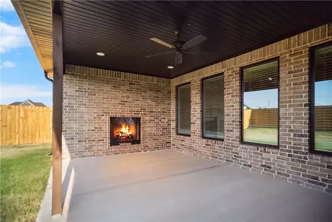 Exterior - 1130 Canyon Maple St, Centerton, AR 72719 photo 4 of 6