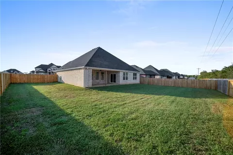 Exterior - 1130 Canyon Maple St, Centerton, AR 72719 photo 4 of 4