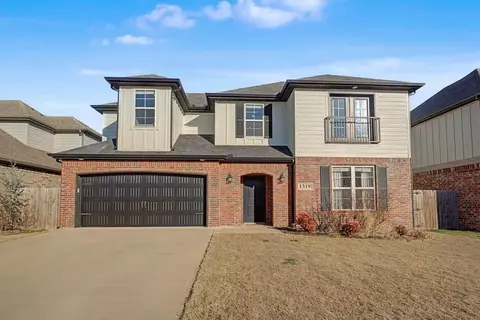 1319 Park St, Lowell, AR 72745
