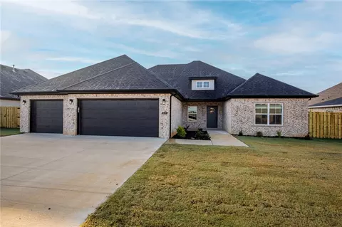 841 Bellagiola Ave, Tontitown, AR 72762