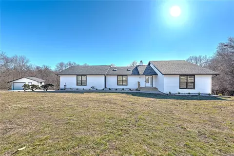 109 Ruth Ln, Rogers, AR 72756