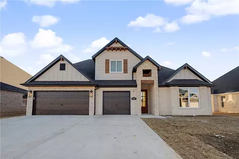 1451 Tiffany St, Centerton, AR 72719