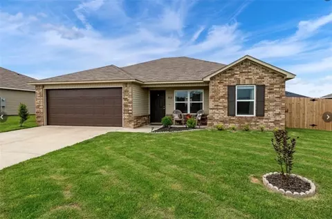 813 NW Evans Cir, Bentonville, AR 72713