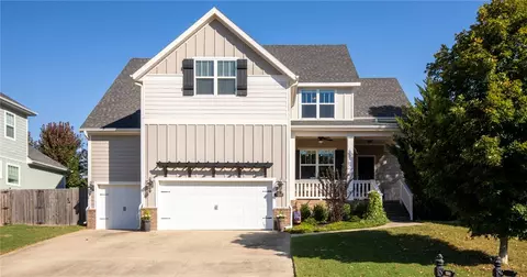 1010 Chancery Ln, Cave Springs, AR 72718