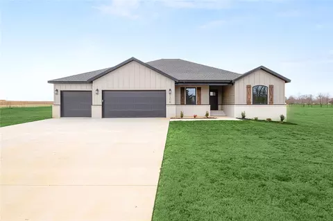 1215 John Renfroe Rd, Pea Ridge, AR 72751