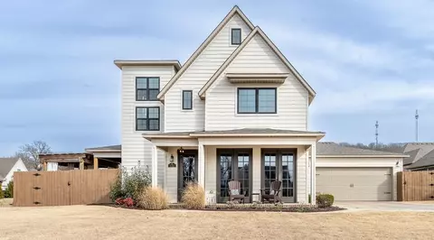 132 N Solitude Bnd, Fayetteville, AR 72704