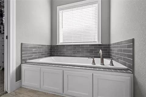 Bath - 1311 Montieri Dr, Centerton, AR 72719 photo 1 of 6