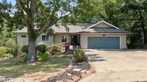 44 Sandwick Dr, Bella Vista, AR 72715