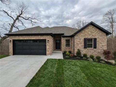 24 Cromarty Dr, Bella Vista, AR 72715