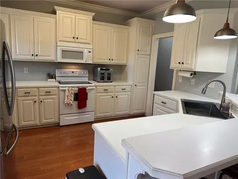 Kitchen - 40 Daniel Dr, Conway, AR 72032 photo 1 of 2