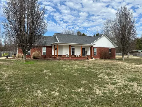40 Daniel Dr, Conway, AR 72032