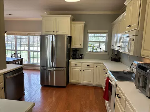 Kitchen - 40 Daniel Dr, Conway, AR 72032 photo 2 of 2
