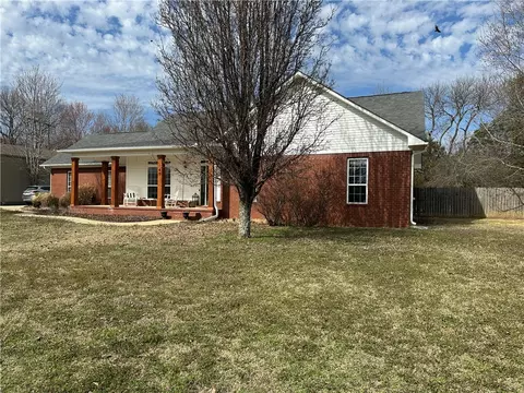 Exterior - 40 Daniel Dr, Conway, AR 72032 photo 8 of 9