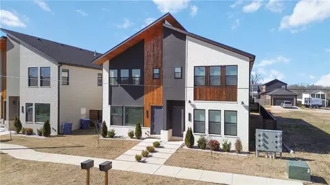 1149 NE Monroe St, Bentonville, AR 72712