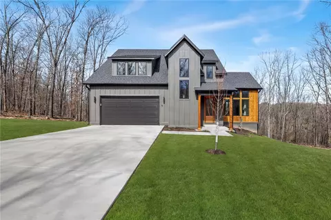 6 Kinloch Dr, Bella Vista, AR 72715