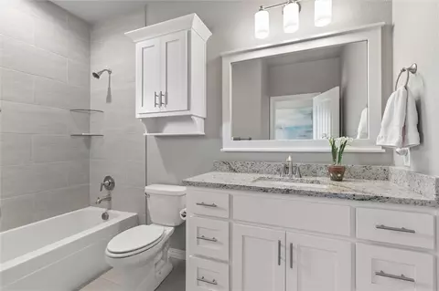 Bath - 664 Malbec Rd, Springdale, AR 72762 photo 1 of 5
