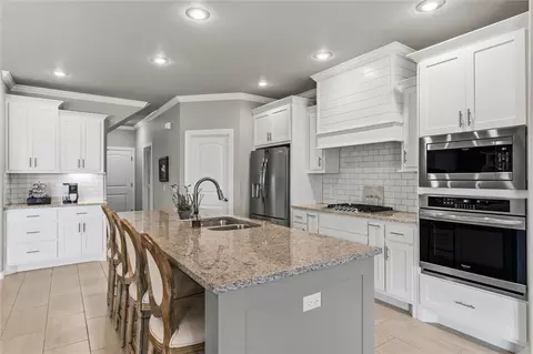 Kitchen - 664 Malbec Rd, Springdale, AR 72762 photo 2 of 2