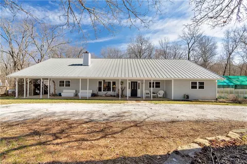 16116 Pin Oak Rd, Fayetteville, AR 72704