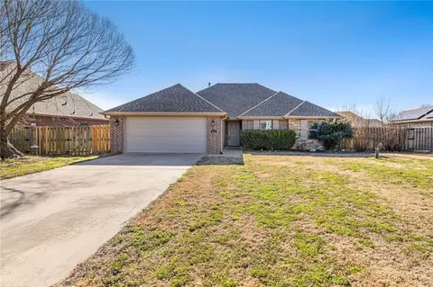 402 SW Milestone Rd, Bentonville, AR 72712