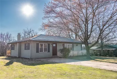 203 1st St, Omaha, AR 72662