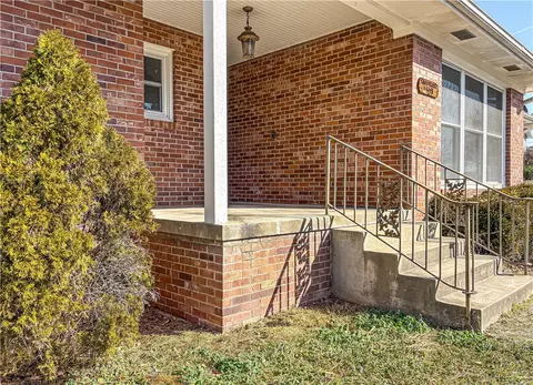 1609 Cherokee Cir, Harrison, AR 72601 photo 3